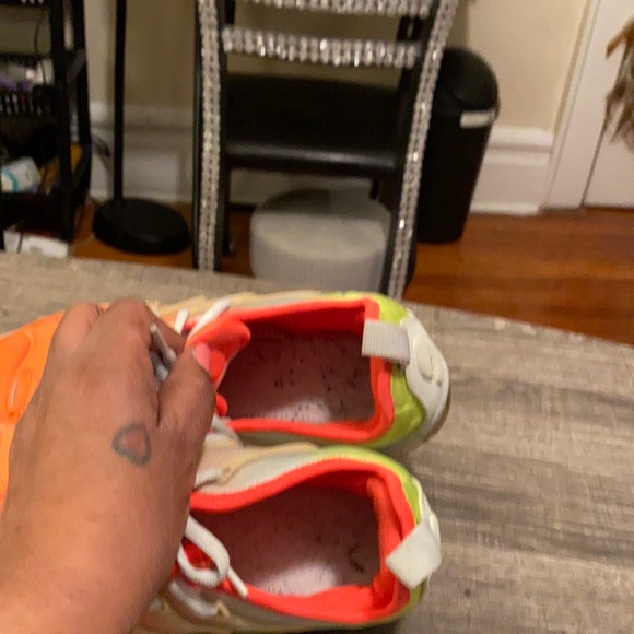 Nike - Picture 3 of 4